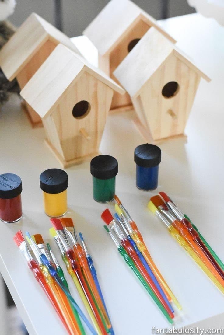 Birdhouse Painting Workshop in San Salvador: Transform wood into a colorful decorative refuge