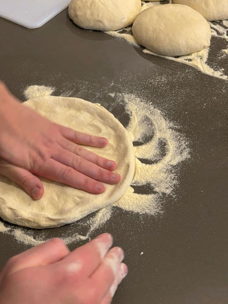 Artisanal Pizza Workshop to Create, Bake, and Enjoy Your Own Pizza in San Salvador