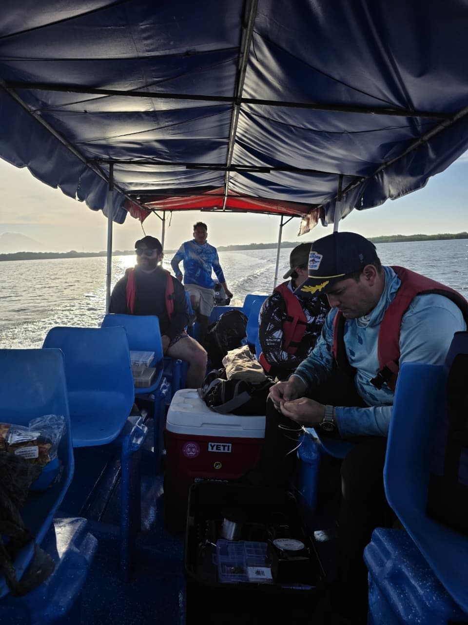 Fishing in the Jiquilisco Bay among its mangroves